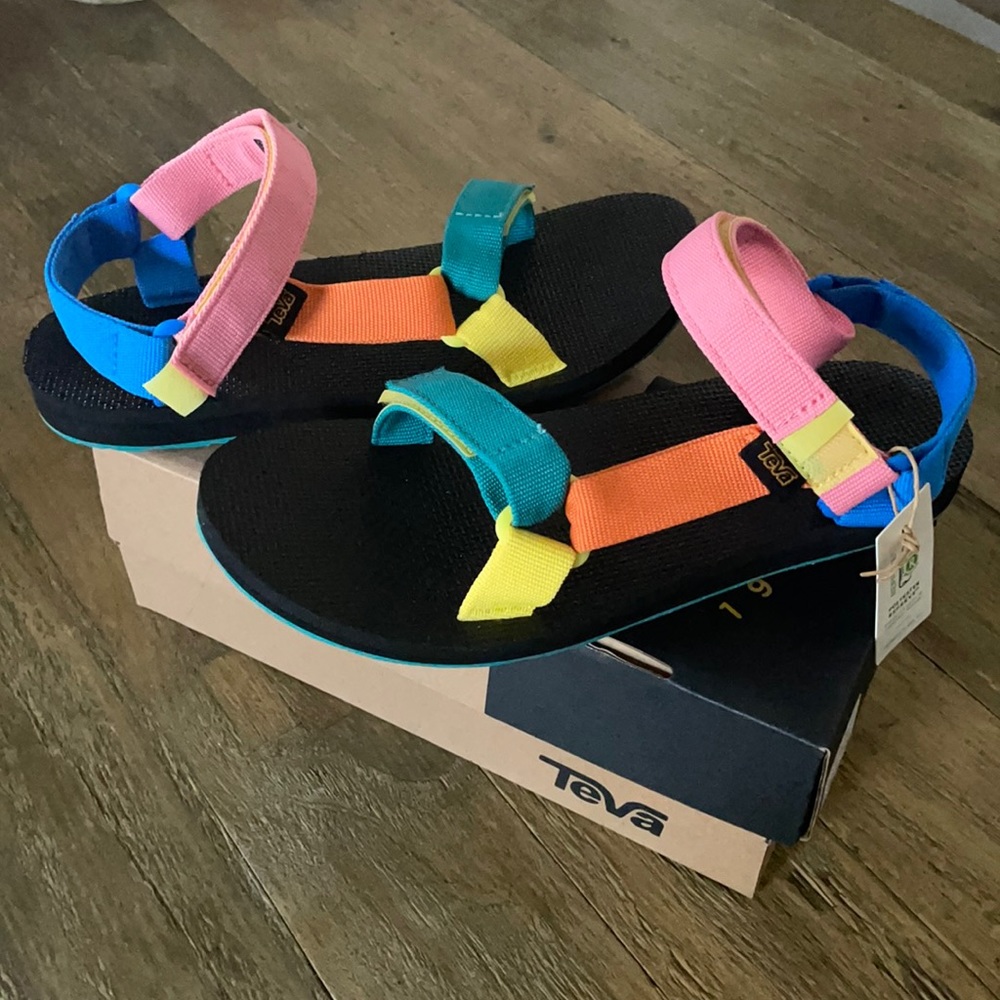 Teva Original Universal Sandals Women’s sz9